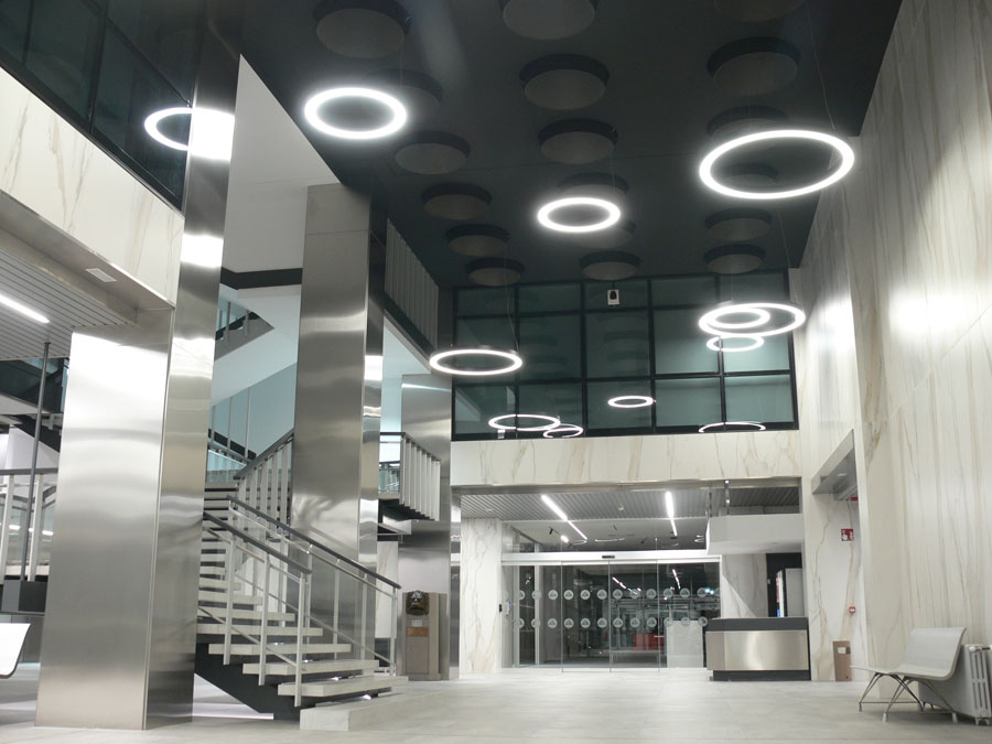 Luminarias circulares para el Hall del Edificio Albia I